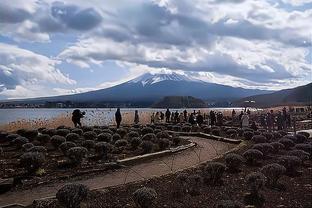 莫斯利：萨格斯有最佳防守一阵水平 他的防守很有侵略&破坏性